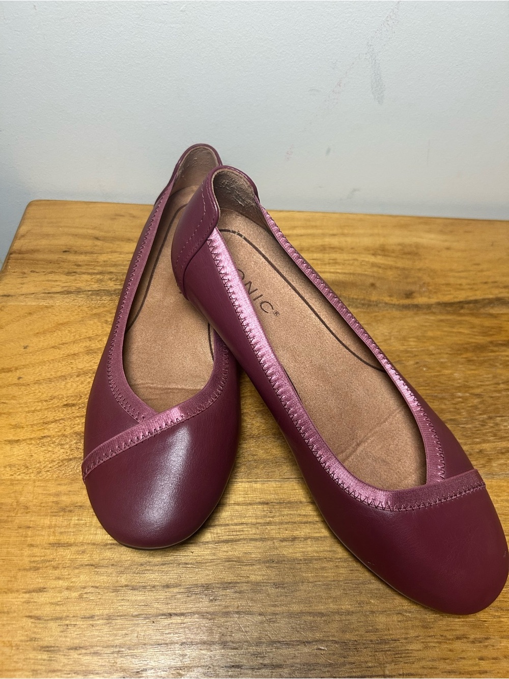 Vionic Carroll Women's Ballet Flats in light Plum